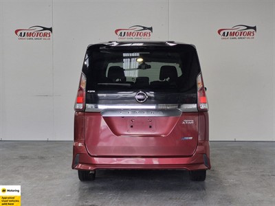 2016 Nissan Serena - Thumbnail