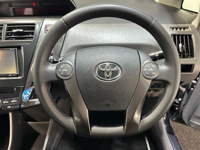 2014 Toyota Prius - Thumbnail
