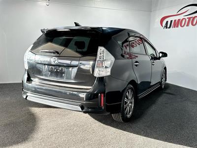 2014 Toyota Prius - Thumbnail