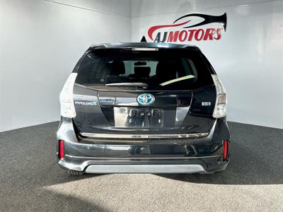 2014 Toyota Prius - Thumbnail