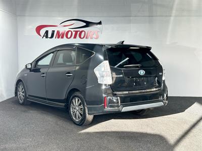 2014 Toyota Prius - Thumbnail