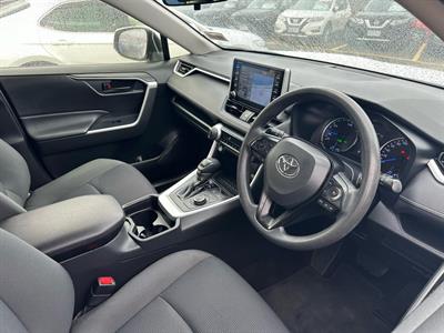 2021 Toyota RAV4 - Thumbnail