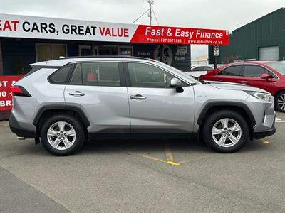 2021 Toyota RAV4 - Thumbnail