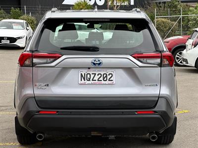 2021 Toyota RAV4 - Thumbnail