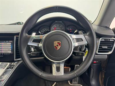 2013 Porsche PANAMERA - Thumbnail