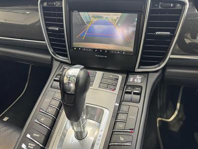 2013 Porsche PANAMERA - Thumbnail