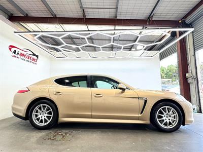 2013 Porsche PANAMERA - Thumbnail