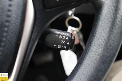 2018 Toyota RAV4 - Thumbnail
