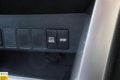 2018 Toyota RAV4 - Thumbnail