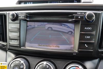 2018 Toyota RAV4 - Thumbnail