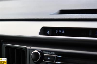 2018 Toyota RAV4 - Thumbnail