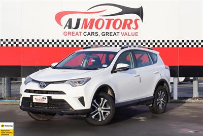 2018 Toyota RAV4 - Thumbnail