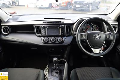 2018 Toyota RAV4 - Thumbnail