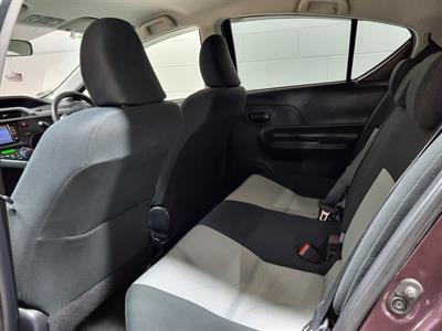 2015 Toyota Aqua - Thumbnail