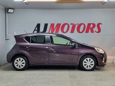 2015 Toyota Aqua - Thumbnail