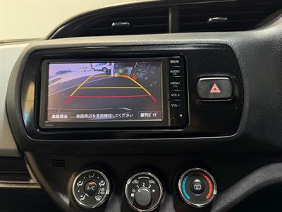 2015 Toyota Vitz - Thumbnail