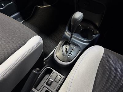 2015 Toyota Vitz - Thumbnail
