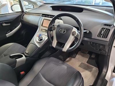 2014 Toyota Prius - Thumbnail