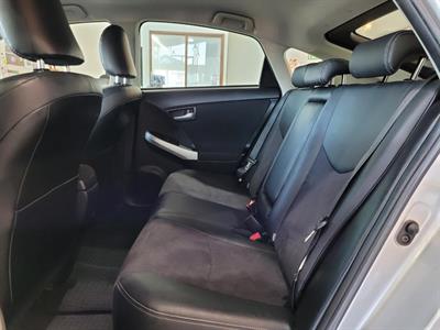 2014 Toyota Prius - Thumbnail