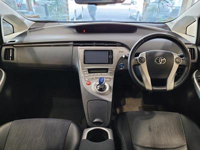 2014 Toyota Prius - Thumbnail