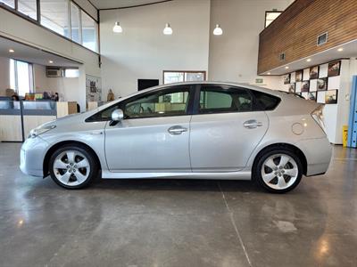 2014 Toyota Prius - Thumbnail