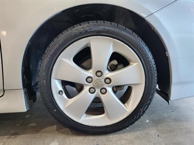 2014 Toyota Prius - Thumbnail