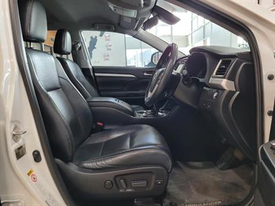 2020 Toyota Highlander - Thumbnail