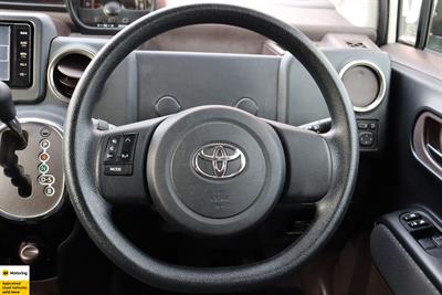 2014 Toyota Spade - Thumbnail