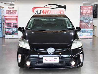 2013 Toyota Prius - Thumbnail