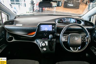 2020 Toyota Sienta - Thumbnail