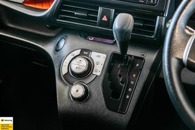 2020 Toyota Sienta - Thumbnail