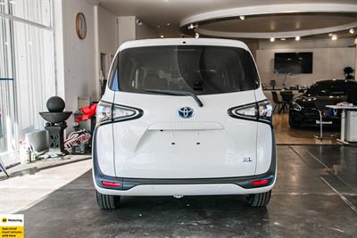 2020 Toyota Sienta - Thumbnail