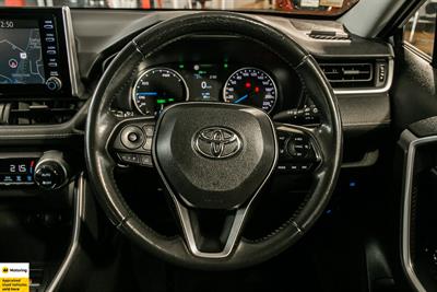 2022 Toyota RAV4 - Thumbnail