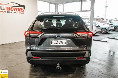 2022 Toyota RAV4 - Thumbnail