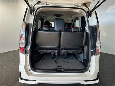 2020 Nissan Serena - Thumbnail