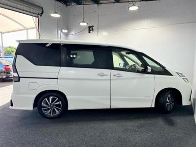 2020 Nissan Serena - Thumbnail