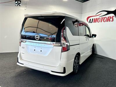 2020 Nissan Serena - Thumbnail