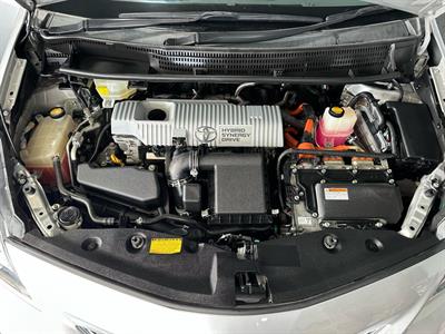 2013 Toyota Prius - Thumbnail