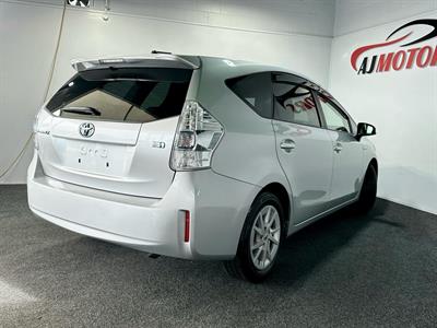 2013 Toyota Prius - Thumbnail