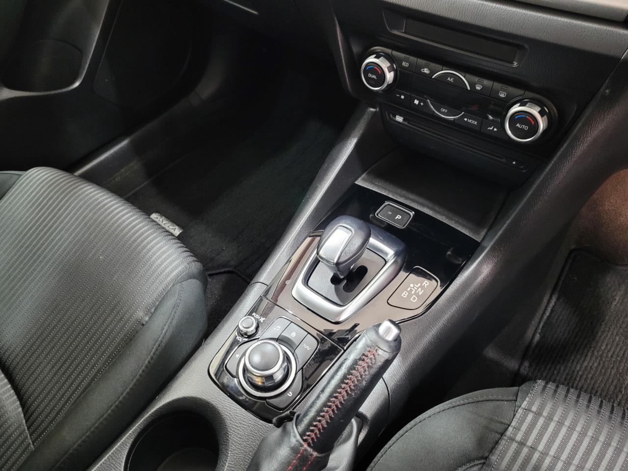 2013 Mazda Axela
