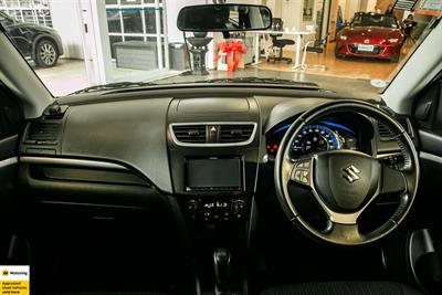 2015 Suzuki Swift - Thumbnail