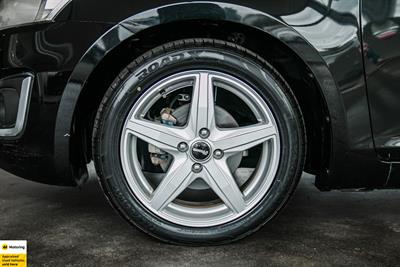 2015 Suzuki Swift - Thumbnail