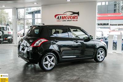 2015 Suzuki Swift - Thumbnail