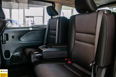 2016 Nissan Serena - Thumbnail