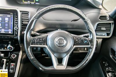 2016 Nissan Serena - Thumbnail