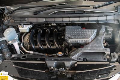 2016 Nissan Serena - Thumbnail