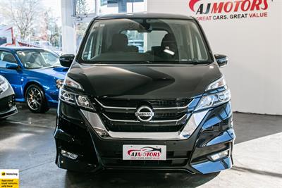 2016 Nissan Serena - Thumbnail