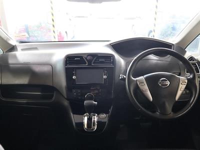 2016 Nissan Serena - Thumbnail