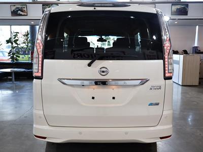 2016 Nissan Serena - Thumbnail