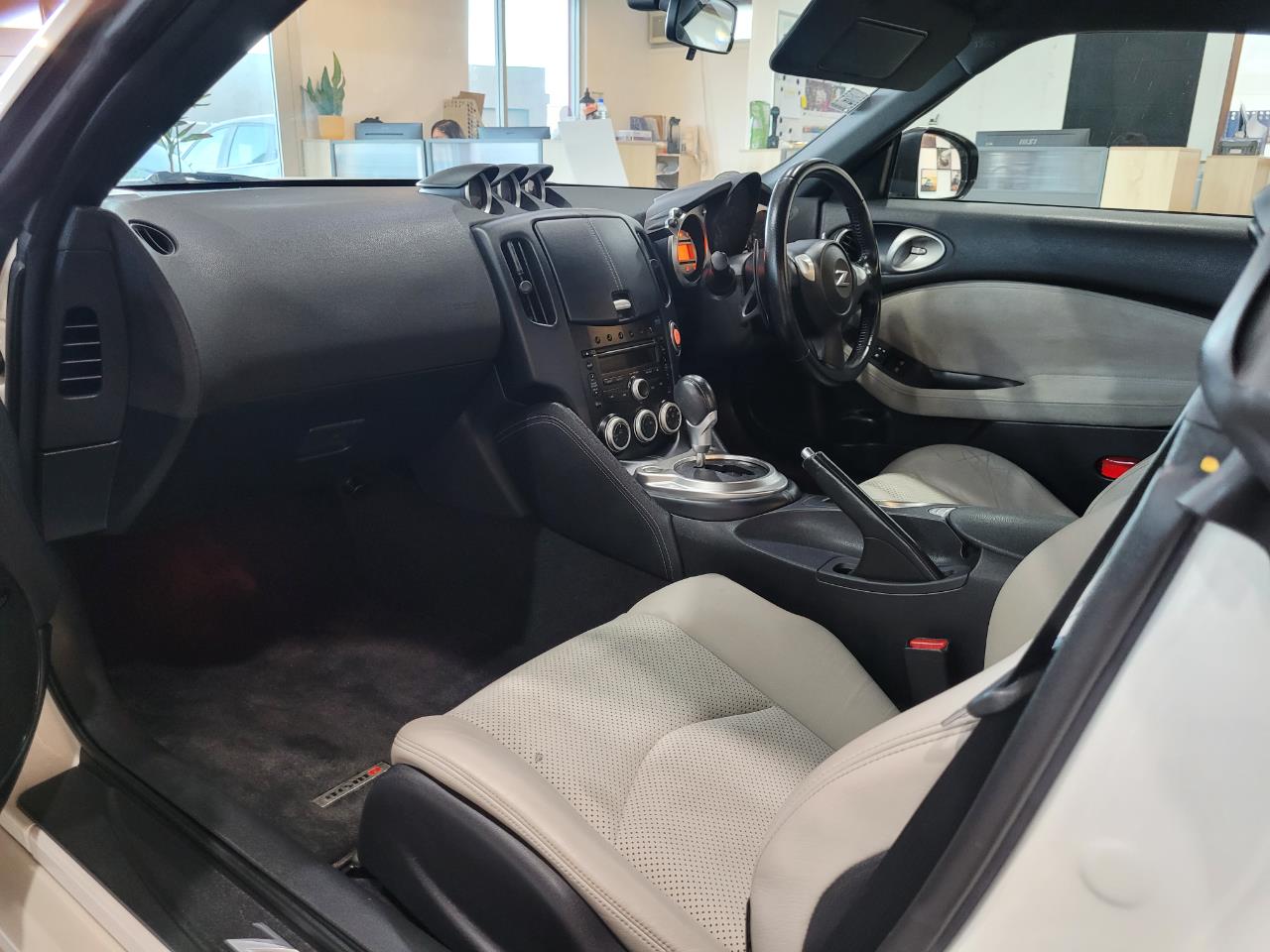2009 Nissan Fairlady